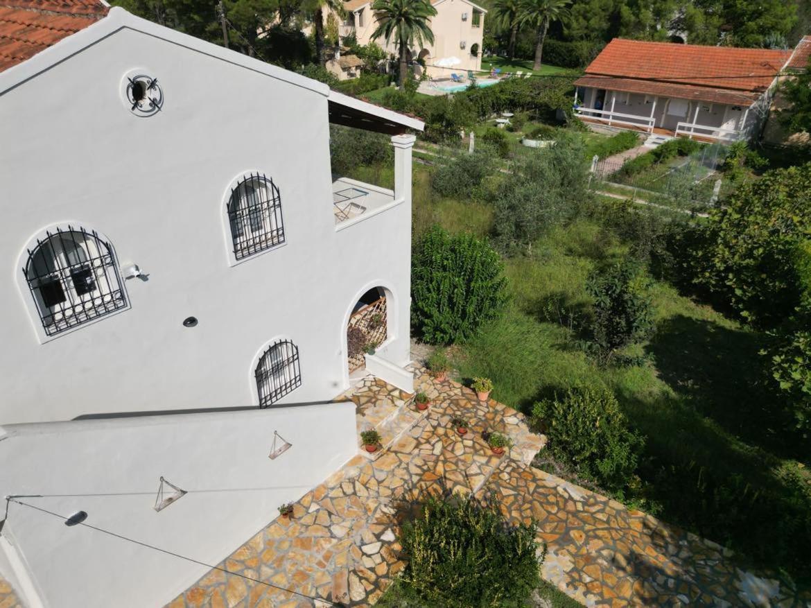 Kouros Apartments Litheres Exterior photo