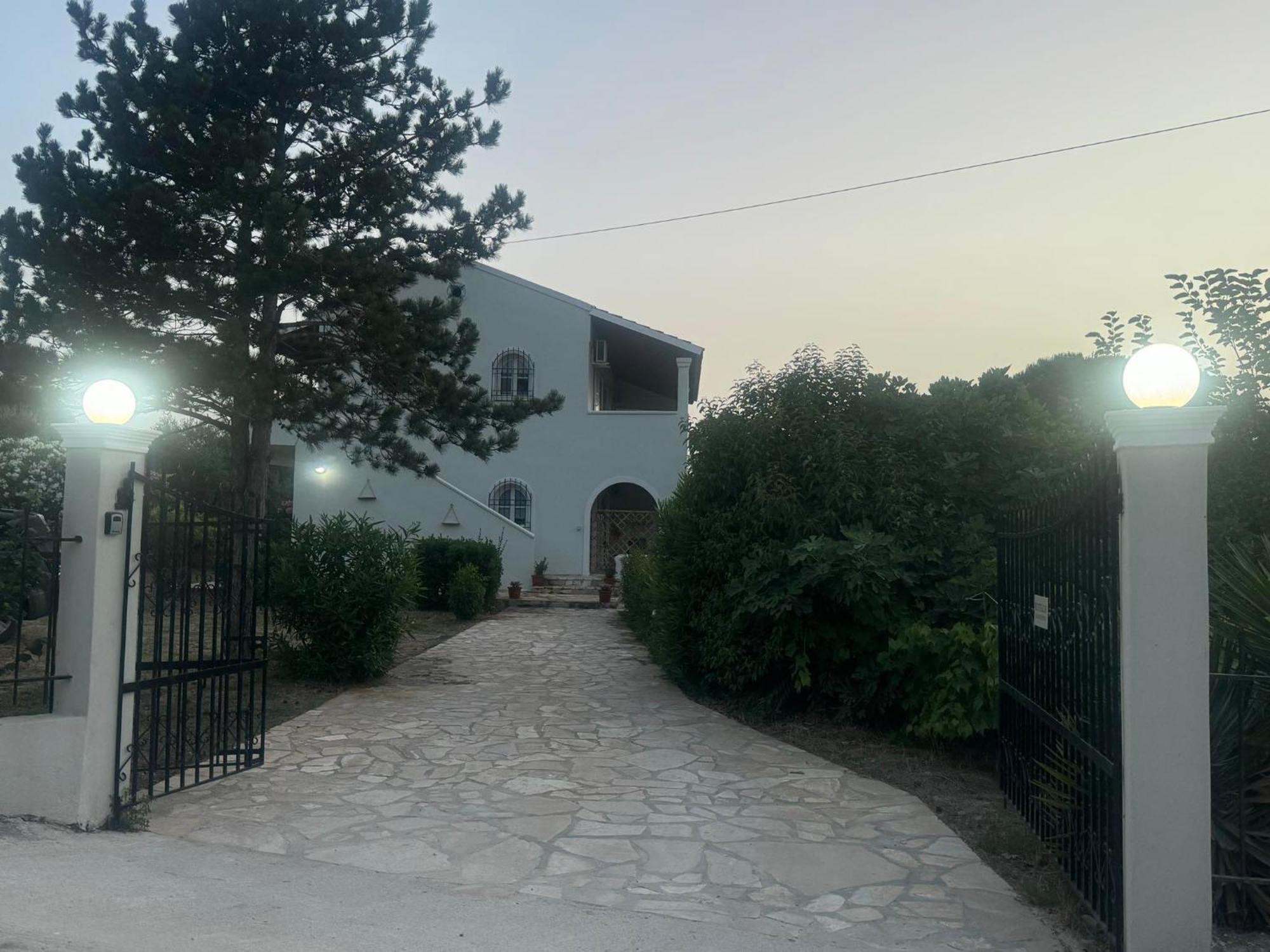 Kouros Apartments Litheres Exterior photo